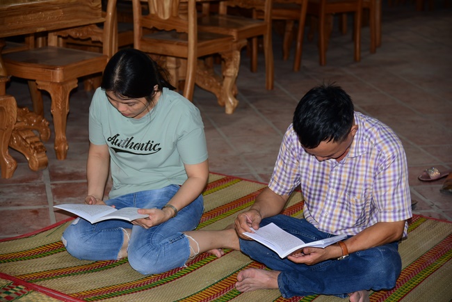 Shop opening ceremony and the rite praying for peacefulness.