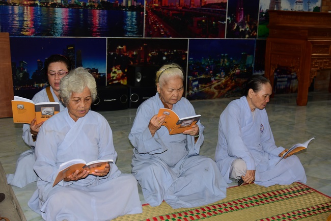 Shop opening ceremony and the rite praying for peacefulness.