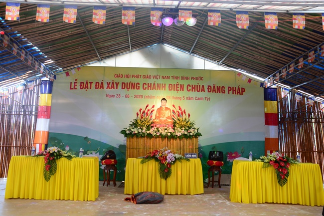 The ceremony of putting the first stone for construction of the main hall of Dang Phap pagoda in Binh Phuoc.