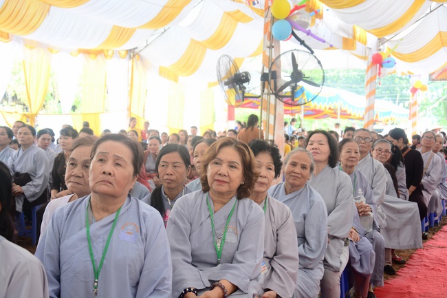 The ceremony of putting the first stone for construction of the main hall of Dang Phap pagoda in Binh Phuoc.
