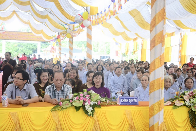 The ceremony of putting the first stone for construction of the main hall of Dang Phap pagoda in Binh Phuoc.