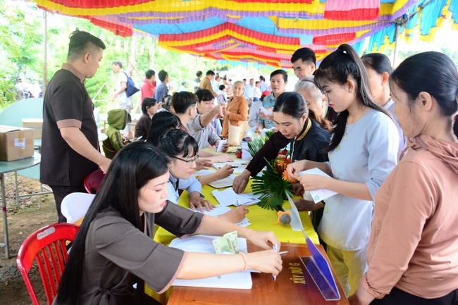 The ceremony of putting the first stone for construction of the main hall of Dang Phap pagoda in Binh Phuoc.