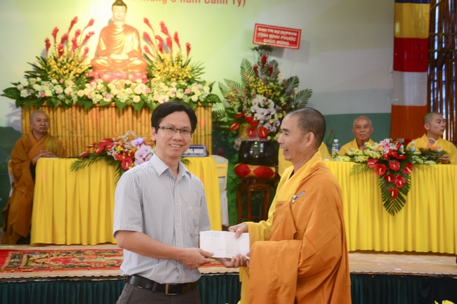 The ceremony of putting the first stone for construction of the main hall of Dang Phap pagoda in Binh Phuoc.