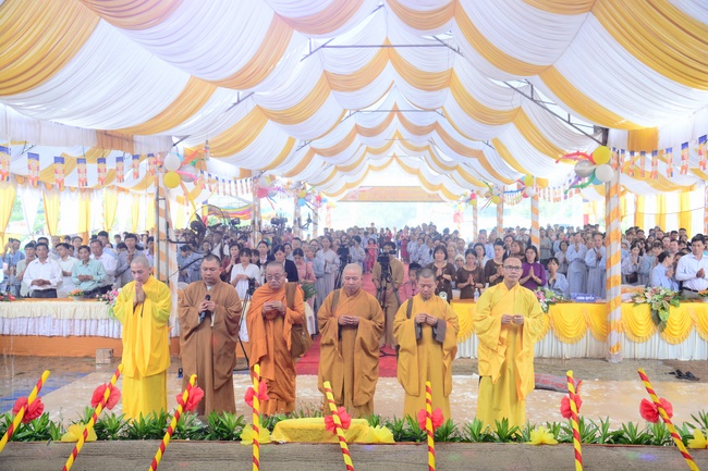 The ceremony of putting the first stone for construction of the main hall of Dang Phap pagoda in Binh Phuoc.