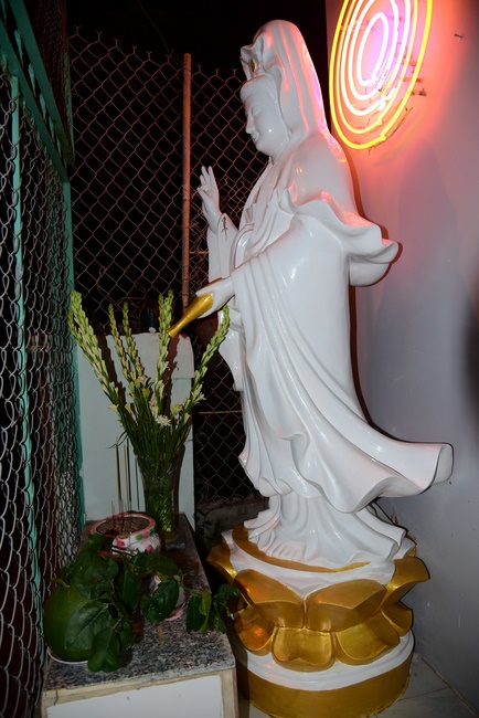 Releasing creatures and repentant ceremony at Minh Chat  ashram in Can Tho