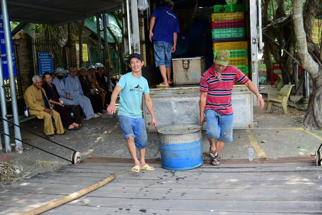 Releasing creatures and repentant ceremony at Minh Chat  ashram in Can Tho