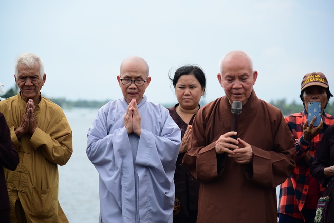 Releasing creatures and repentant ceremony at Minh Chat  ashram in Can Tho