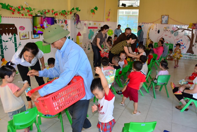 Vui tết thiếu nhi tại chùa Tây Khánh, Thái Bình