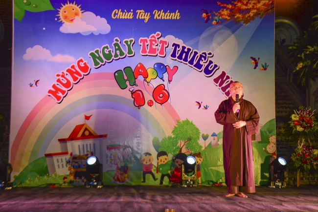 Vui tết thiếu nhi tại chùa Tây Khánh, Thái Bình