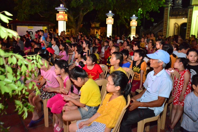 Vui tết thiếu nhi tại chùa Tây Khánh, Thái Bình