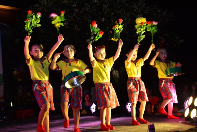 Vui tết thiếu nhi tại chùa Tây Khánh, Thái Bình