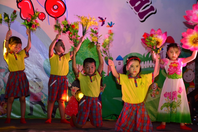 Vui tết thiếu nhi tại chùa Tây Khánh, Thái Bình