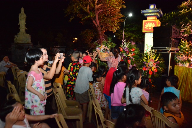 Vui tết thiếu nhi tại chùa Tây Khánh, Thái Bình