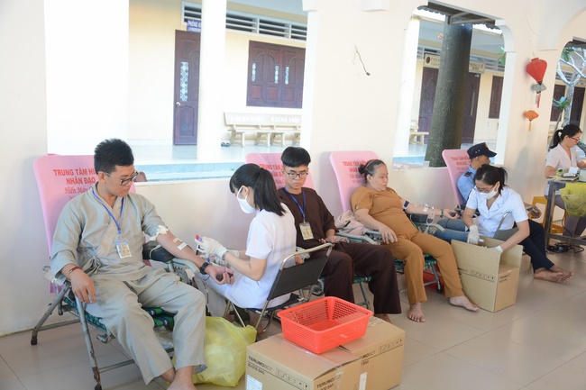 Humanitarian Blood Donation