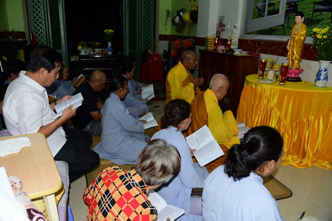 The rite praying for rebirth to Mrs. Hoang Thi Cuc in Hoc Mon.