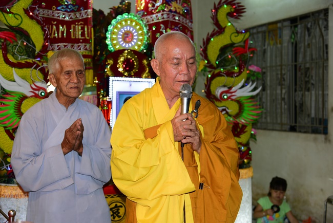 The rite praying for rebirth to Mrs. Hoang Thi Cuc in Hoc Mon.