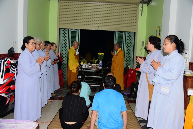 The rite praying for rebirth to Mrs. Hoang Thi Cuc in Hoc Mon.