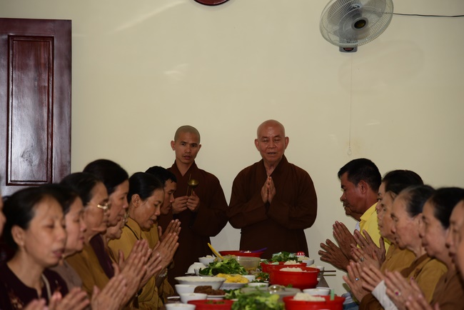 Offering money to build wells at Bao Phap Pagoda, Lam Dong