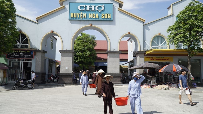 Charity of  Dong Cao pagoda