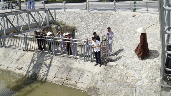 Charity of  Dong Cao pagoda