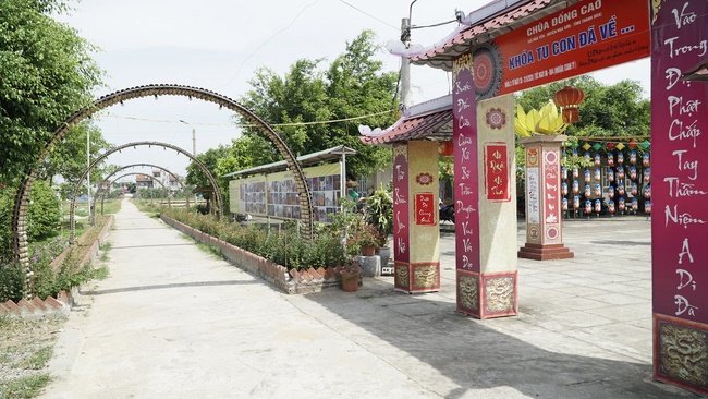 Charity of  Dong Cao pagoda