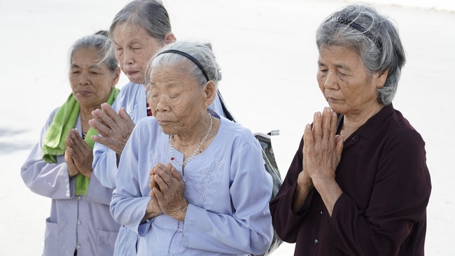 Charity of  Dong Cao pagoda