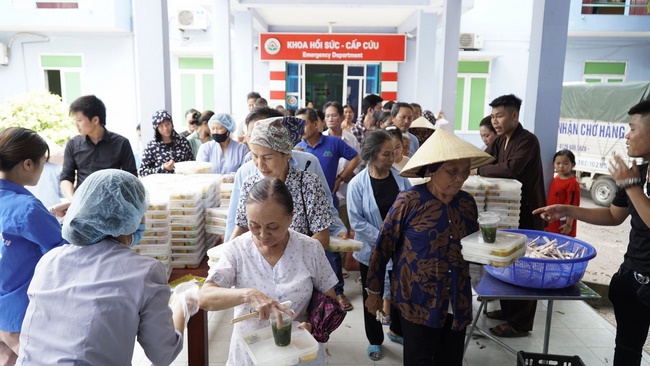 Charity of  Dong Cao pagoda