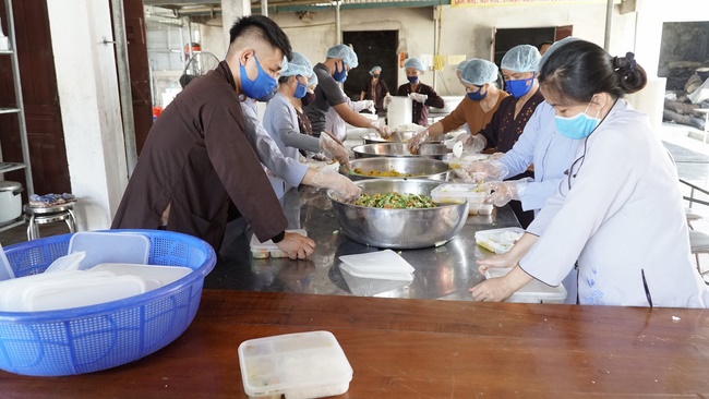 Charity of  Dong Cao pagoda