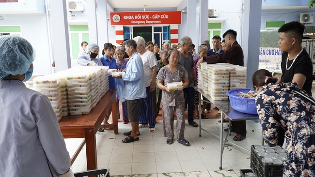 Charity of  Dong Cao pagoda