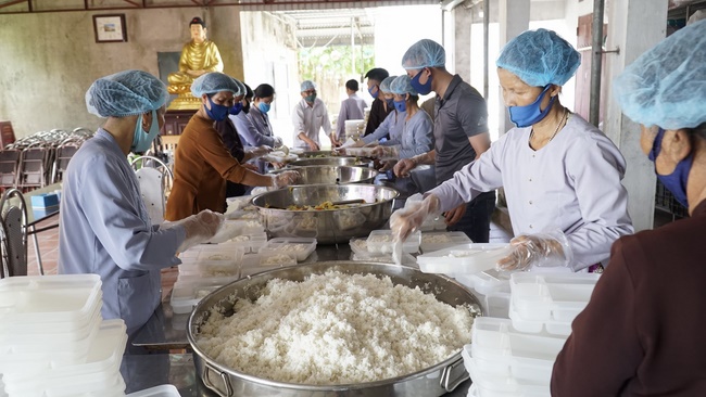 Charity of  Dong Cao pagoda