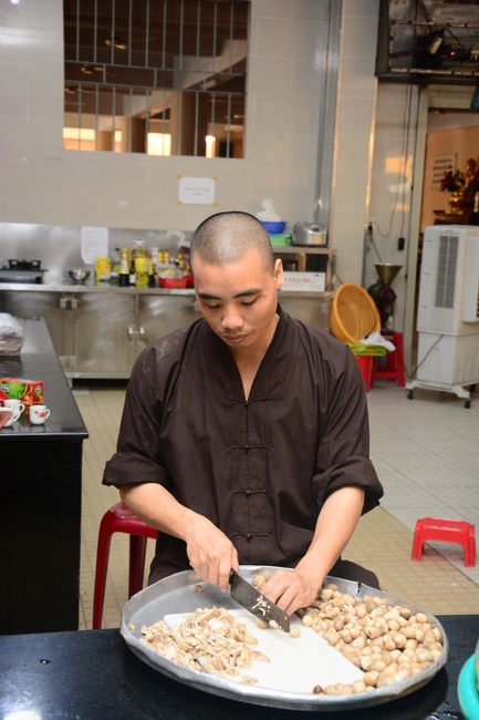 Children Retreat Titled ‘I Return to the Buddha’