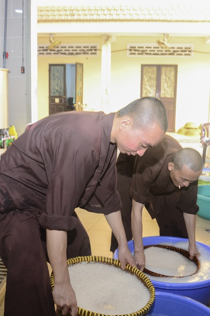 Children Retreat Titled ‘I Return to the Buddha’