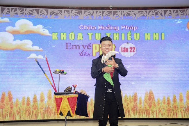 Children Retreat Titled ‘I Return to the Buddha’