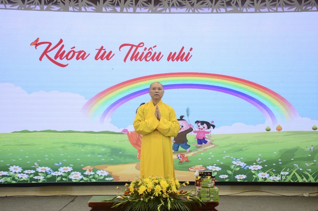 Children Retreat Titled ‘I Return to the Buddha’