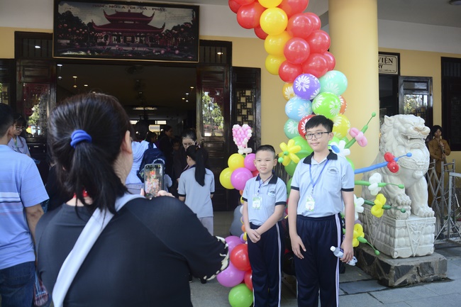 Children Retreat Titled ‘I Return to the Buddha’