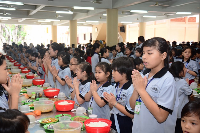 Children Retreat Titled ‘I Return to the Buddha’