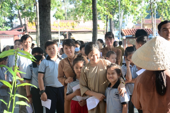 Children Retreat Titled ‘I Return to the Buddha’