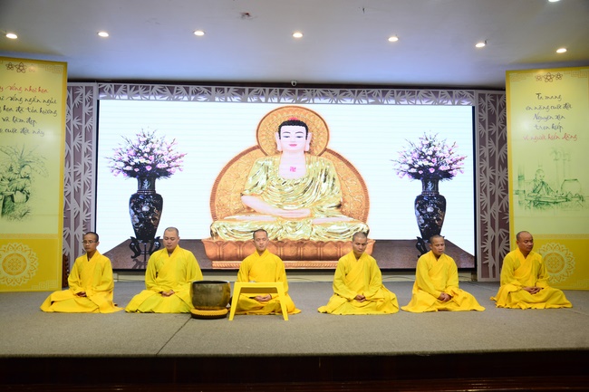 Children Retreat Titled ‘I Return to the Buddha’