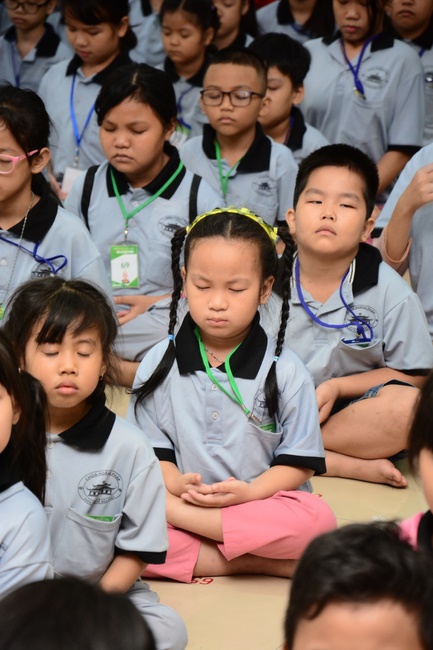 Children Retreat Titled ‘I Return to the Buddha’