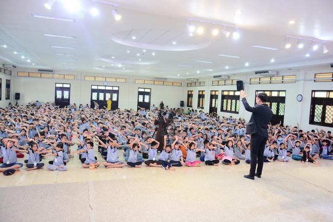 Children Retreat Titled ‘I Return to the Buddha’