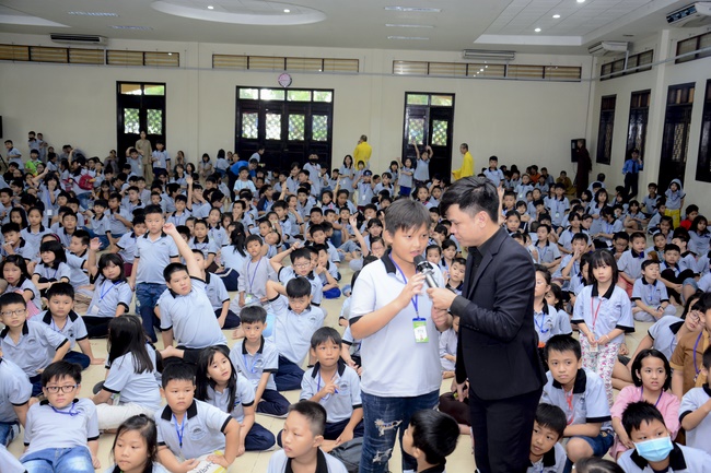 Children Retreat Titled ‘I Return to the Buddha’