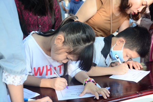 Children Retreat Titled ‘I Return to the Buddha’