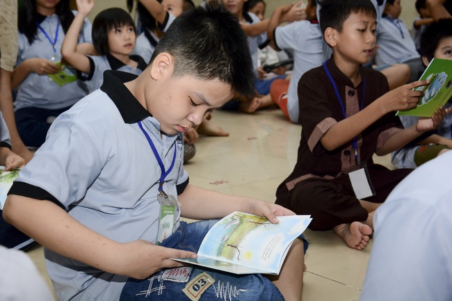 Children Retreat Titled ‘I Return to the Buddha’