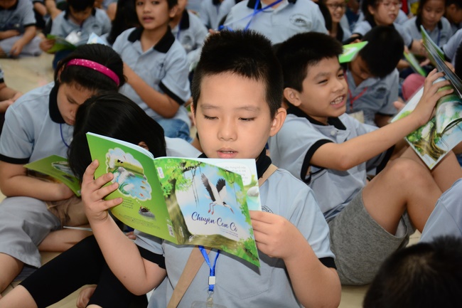 Children Retreat Titled ‘I Return to the Buddha’