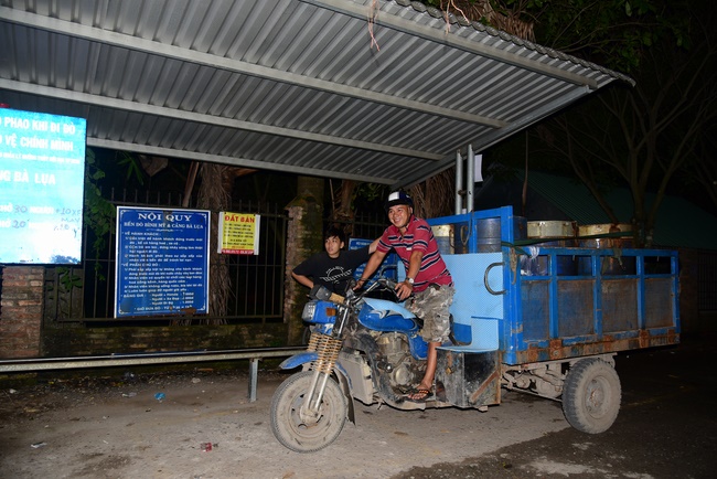 Liberating creatures at Binh My ferry and praying for peacefulness.