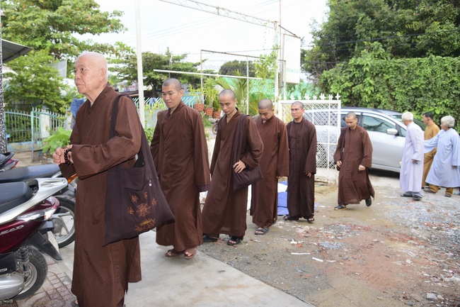 The rite putting the Buddha statue in Binh Duong