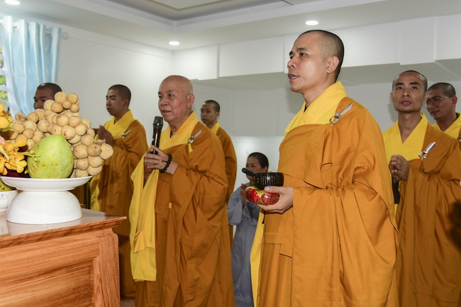 The rite putting the Buddha statue in Binh Duong