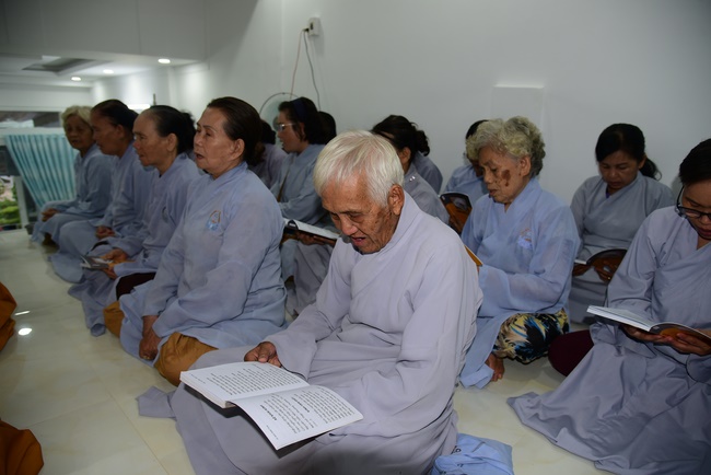 The rite putting the Buddha statue in Binh Duong