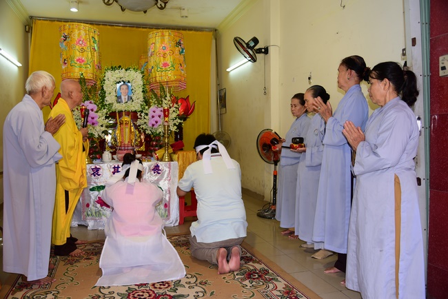 The  praying rite for rebirth in Binh Thanh District.