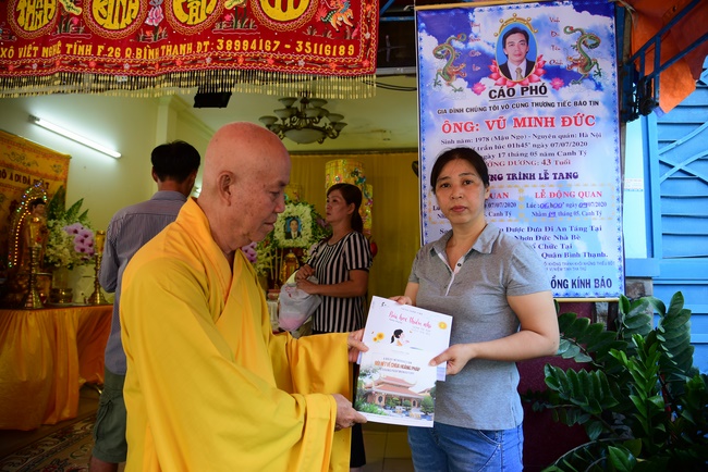 The  praying rite for rebirth in Binh Thanh District.